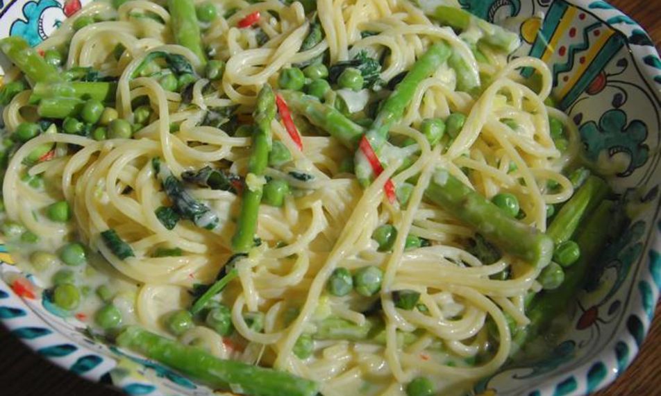 Рецепт спагетти с зеленым горошком и спаржей