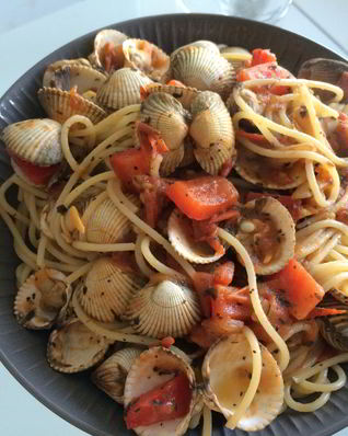 Спагетти вонголе на вине