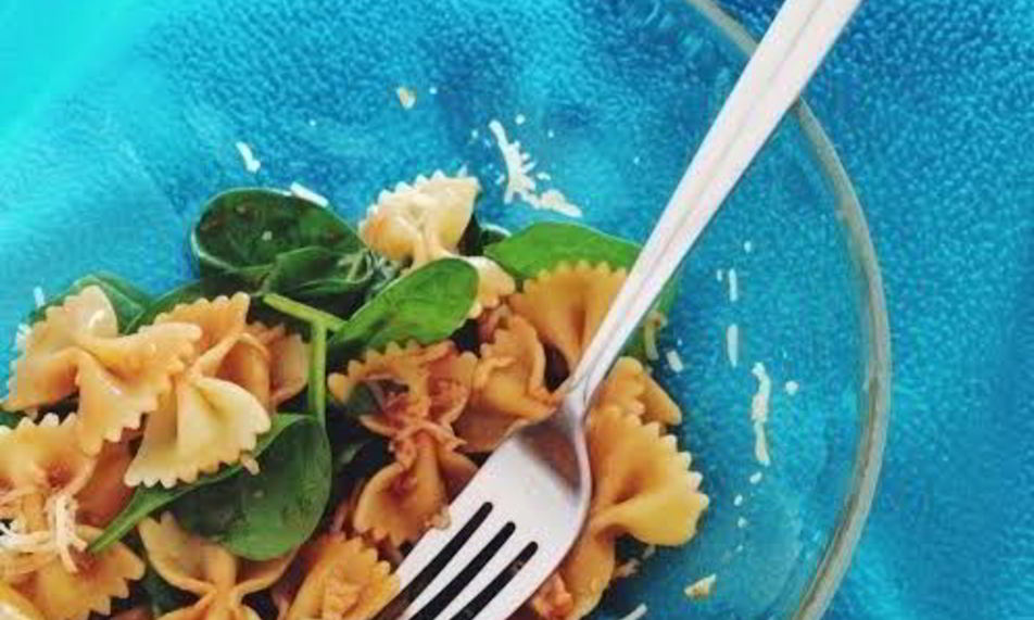 Рецепт вегетарианская паста со шпинтом и пикантной заправкой