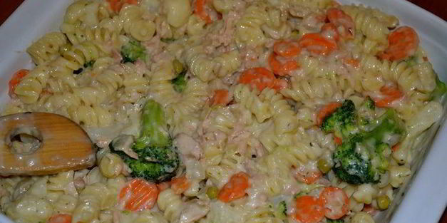запеченная паста с тунцом и овощами