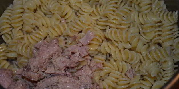 запеченная паста с тунцом и овощами