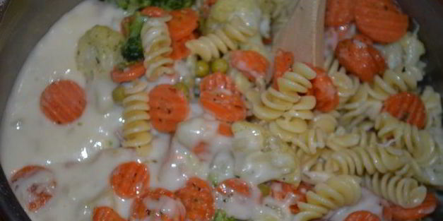 запеченная паста с тунцом и овощами