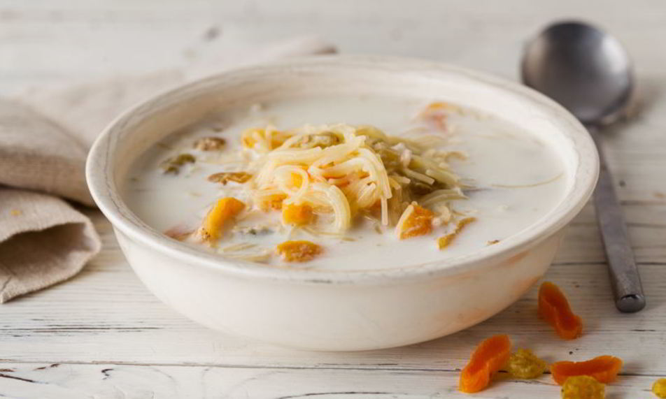 Рецепт молочная лапша с изюмом и курагой