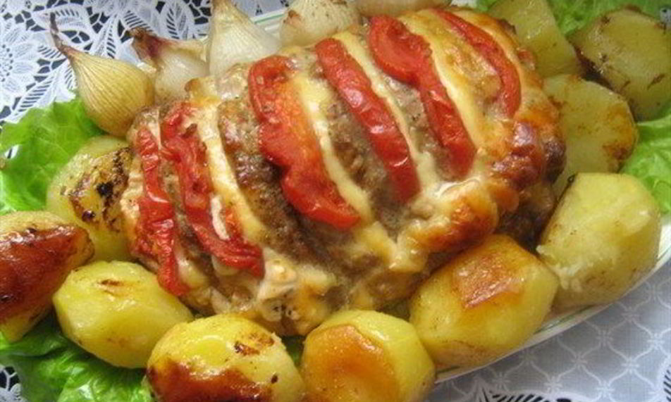 Рецепт ароматная праздничная свинина, фаршированная сыром и помидорами