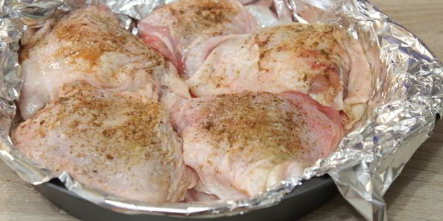 ароматные запеченные куриные бедрышки