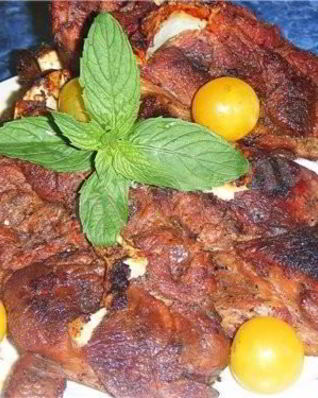 Баранина в пиве с алычой