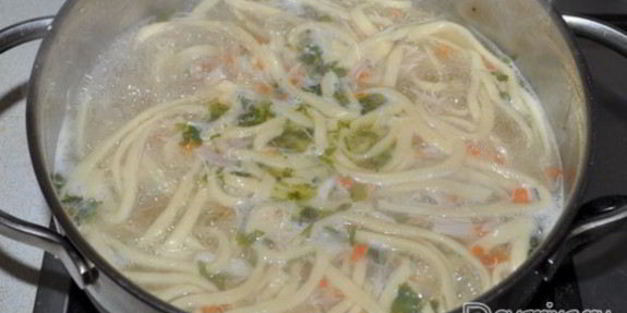 домашняя куриная лапша