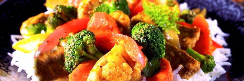 Говядина с брокколи и цветной капустой