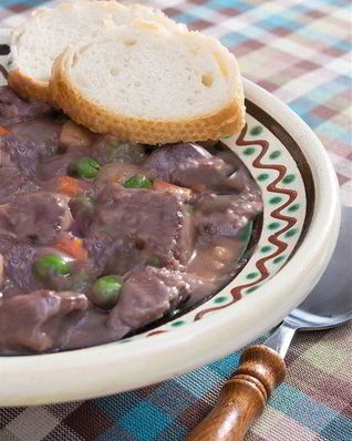 Говядина с овощами по-бургундски