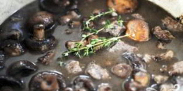 говядина тушеная с грибами