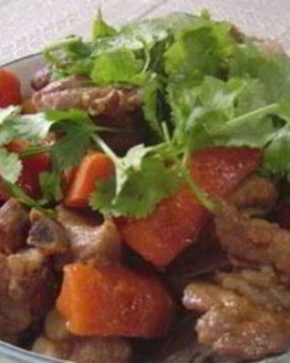 Говяжьи ребрышки, тушеные с картошкой