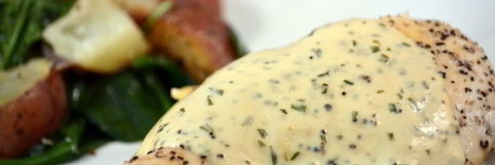 Куриная грудка под сливочным соусом