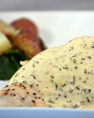 Куриная грудка под сливочным соусом