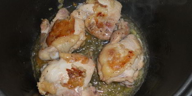 куриные бедрышки с чесноком в мультиварке