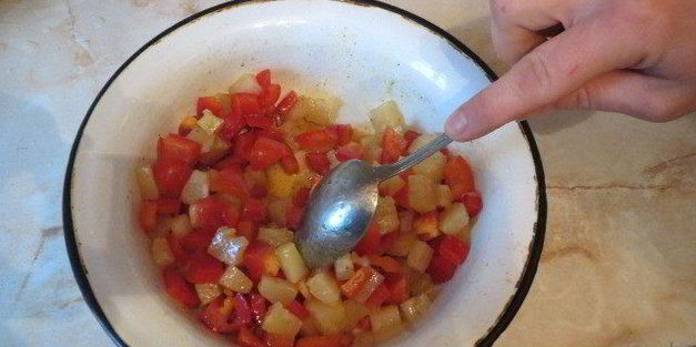 куриные кармашки с начинкой из ананасов и сладкого перца