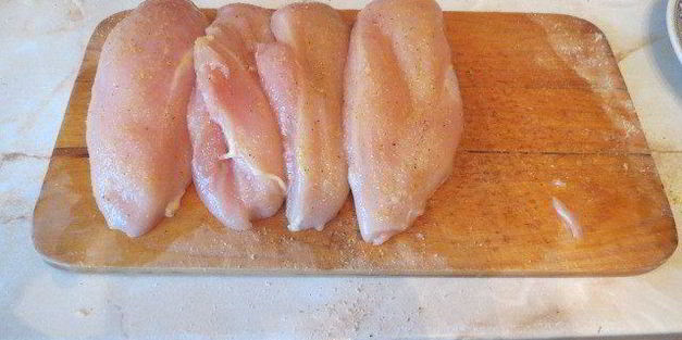 куриные кармашки с начинкой из ананасов и сладкого перца