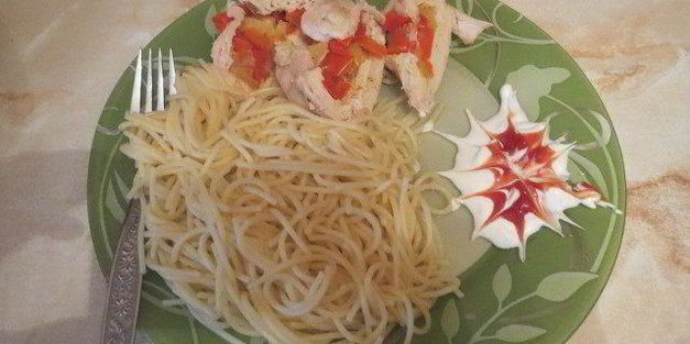 куриные кармашки с начинкой из ананасов и сладкого перца