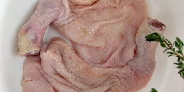 куриные ножки, фаршированные рисом и черносливом