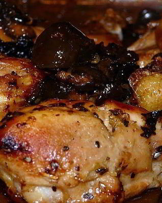 Куриные ножки с черносливом в микроволновке