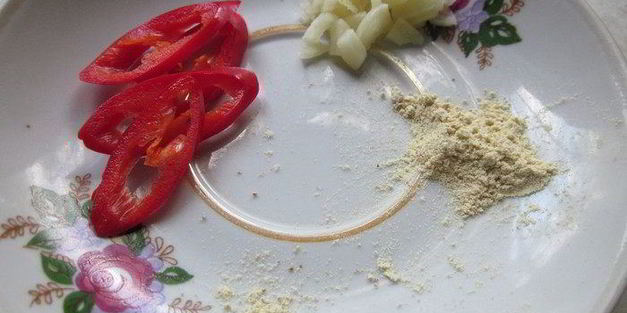 куриные ножки с имбирем и чили в кокосовом молоке