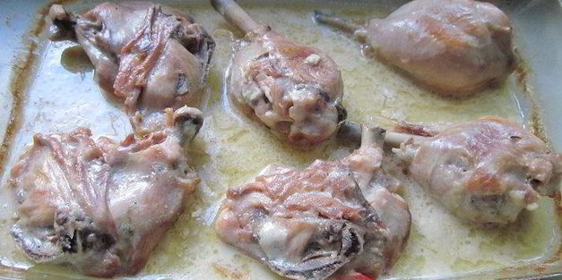 куриные ножки с имбирем и чили в кокосовом молоке