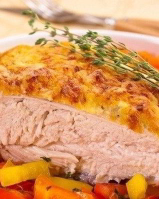 Курица под сырной корочкой в сметане