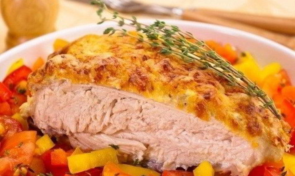 Рецепт курица под сырной корочкой в сметане