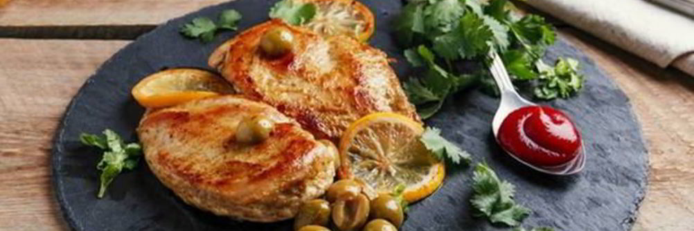 Курица с лимоном и оливками