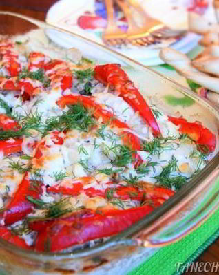 Курица с перцем, запеченные в сливках