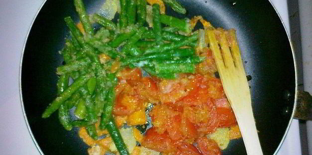 курица с рисом и овощами восточный колорит