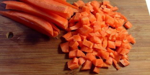 курица с зеленым горошком и овощами