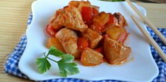 курица в кисло-сладком соусе с ананасами