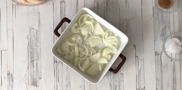 курица в сметане с чесноком в духовке