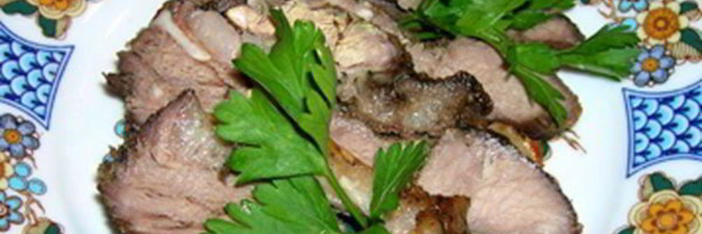 Молодая свинина, запеченная в фольге