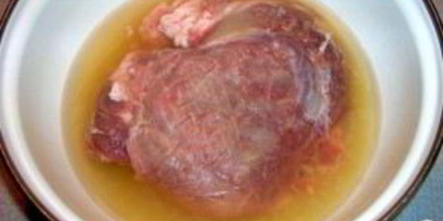 молодая свинина, запеченная в фольге