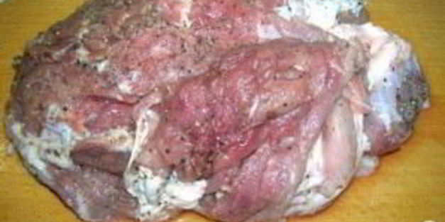 молодая свинина, запеченная в фольге