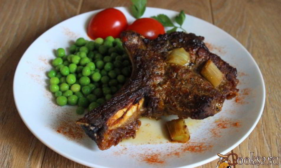 Рецепт пряная говяжья корейка на кости запеченная с пореем