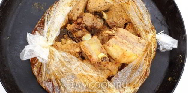 ребрышки свиные в духовке в рукаве