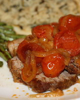 Свинина с помидорами в духовке
