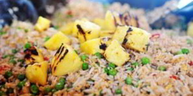 свинина с рисом и ананасом