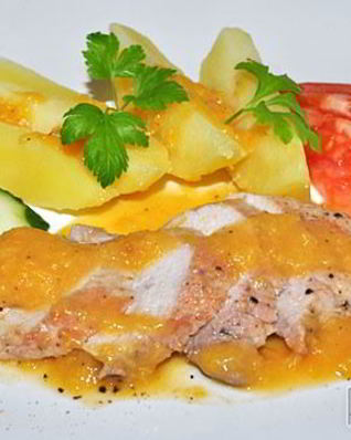 Свинина в абрикосовом соусе