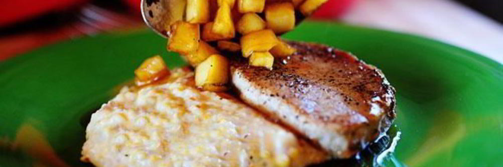 Свиные отбивные со сливочной крупой