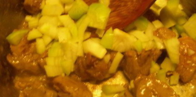 тажин из баранины и лука-порея