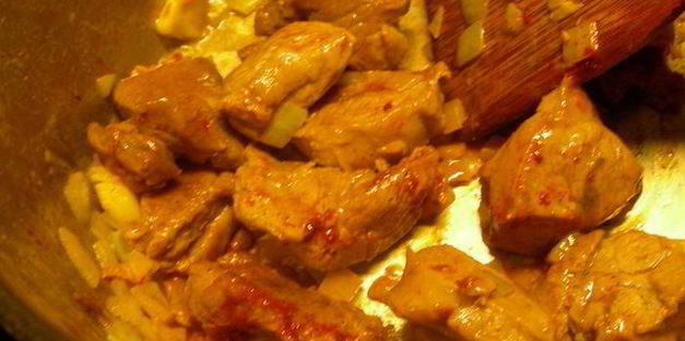 тажин из баранины и лука-порея