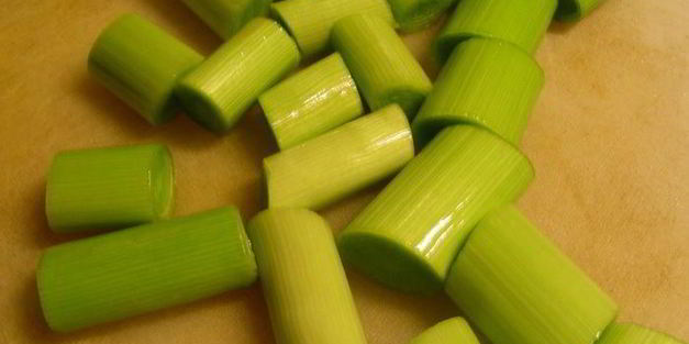 тажин из баранины и лука-порея