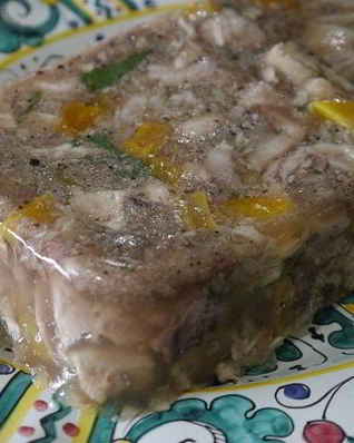 Террин из кролика с курагой