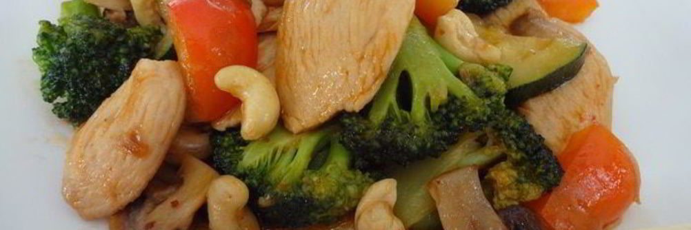 Цыпленок по-тайски с орехом кешью