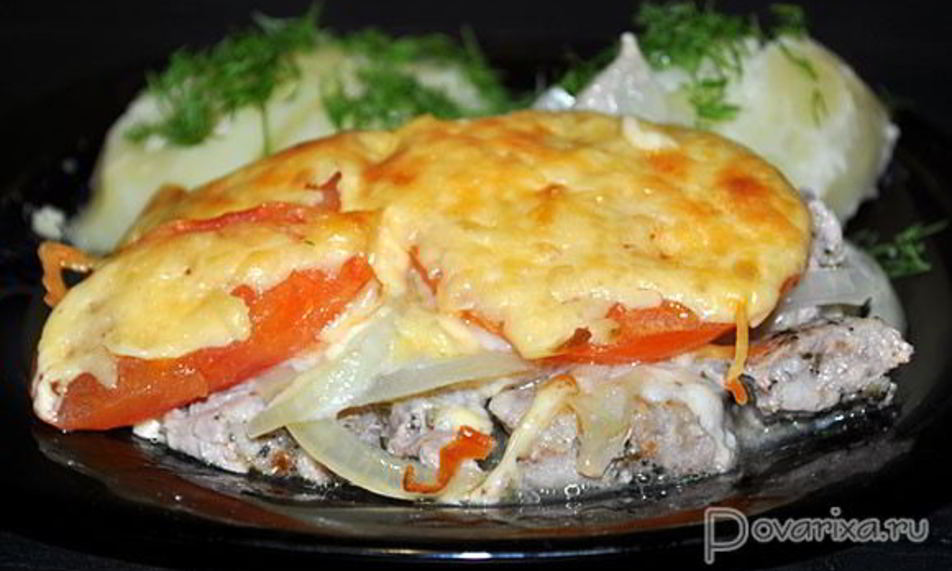 Рецепт запеченной свинины с овощами пода соусома бешамели