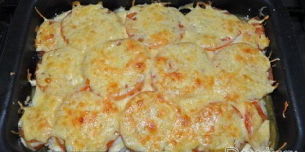 запеченная свинина с овощами под соусом бешамель