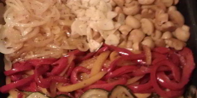 запеченные куриные грудки с овощами и шампиньонами сделай сам